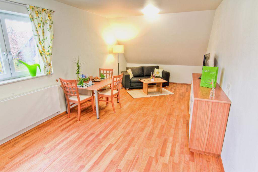 Jungingers Aparthotel Holzheim  Zimmer foto