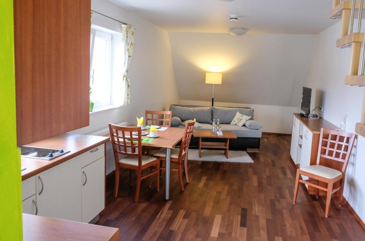 Jungingers Aparthotel Holzheim  Exterior foto