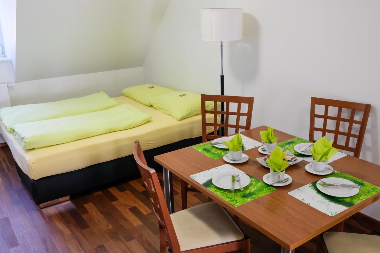 Jungingers Aparthotel Holzheim  Exterior foto